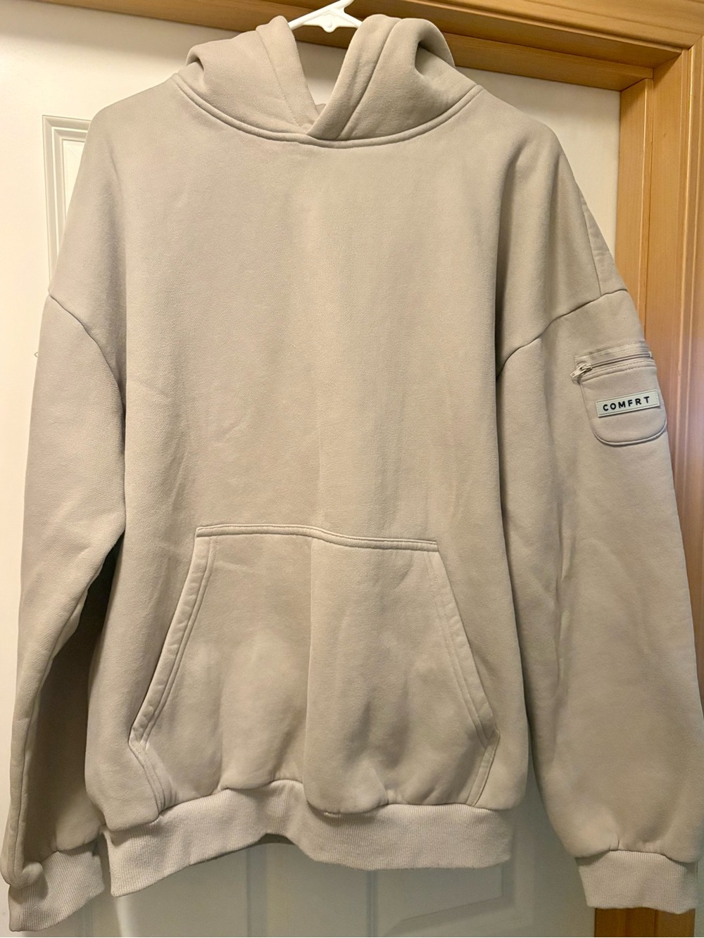 Comfrt Travel Essentials Hoodie Size XL Oversize Unisex Beige